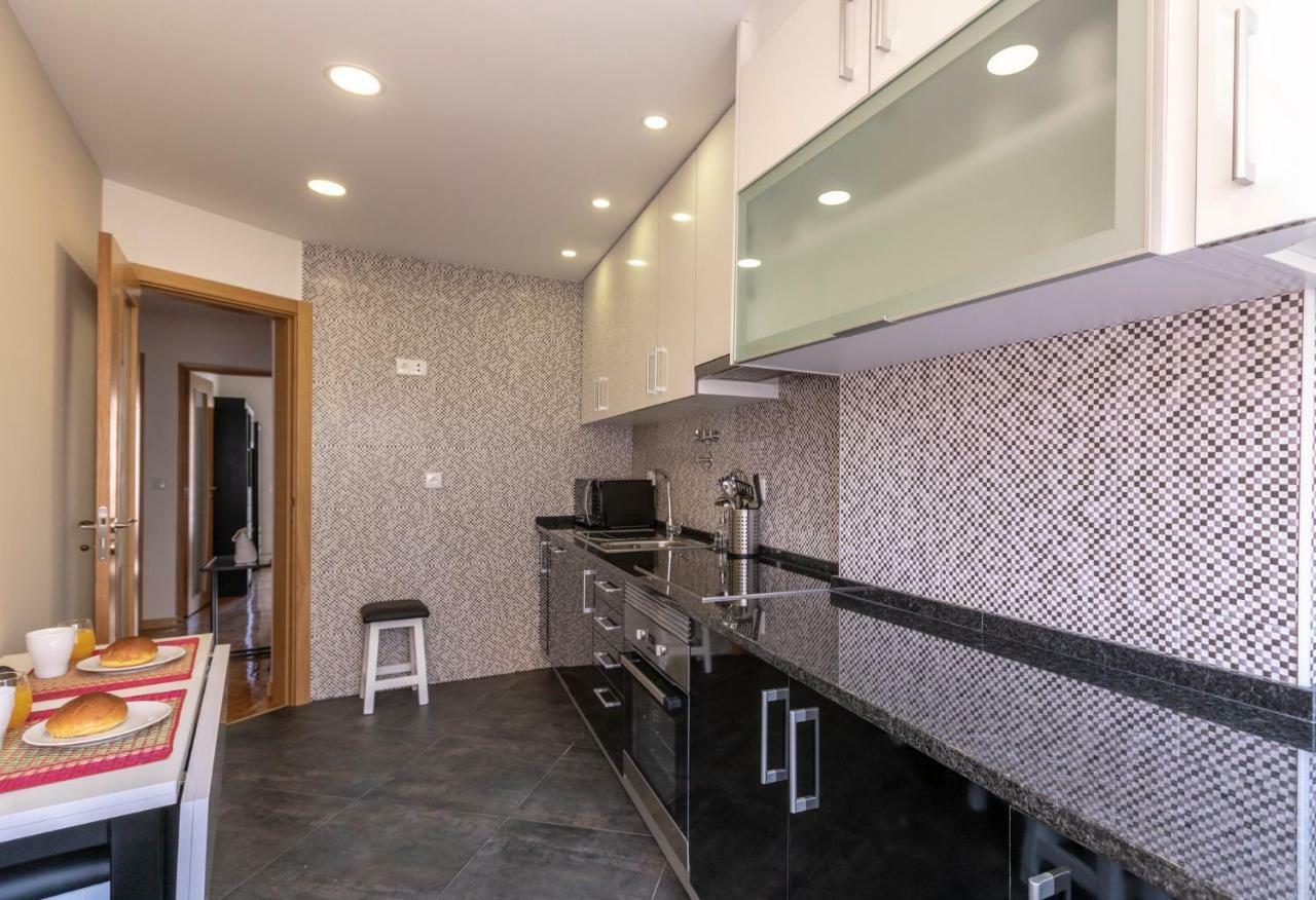 Like-Home-T3 Apt-Campolide, Near Amoreiras Mall Lisbon Bagian luar foto