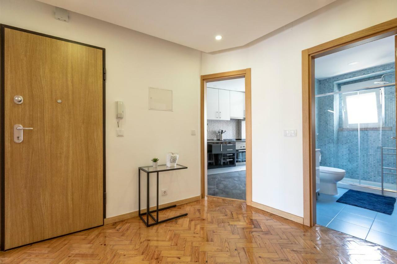 Like-Home-T3 Apt-Campolide, Near Amoreiras Mall Lisbon Bagian luar foto