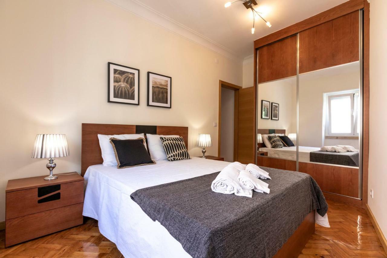Like-Home-T3 Apt-Campolide, Near Amoreiras Mall Lisbon Bagian luar foto