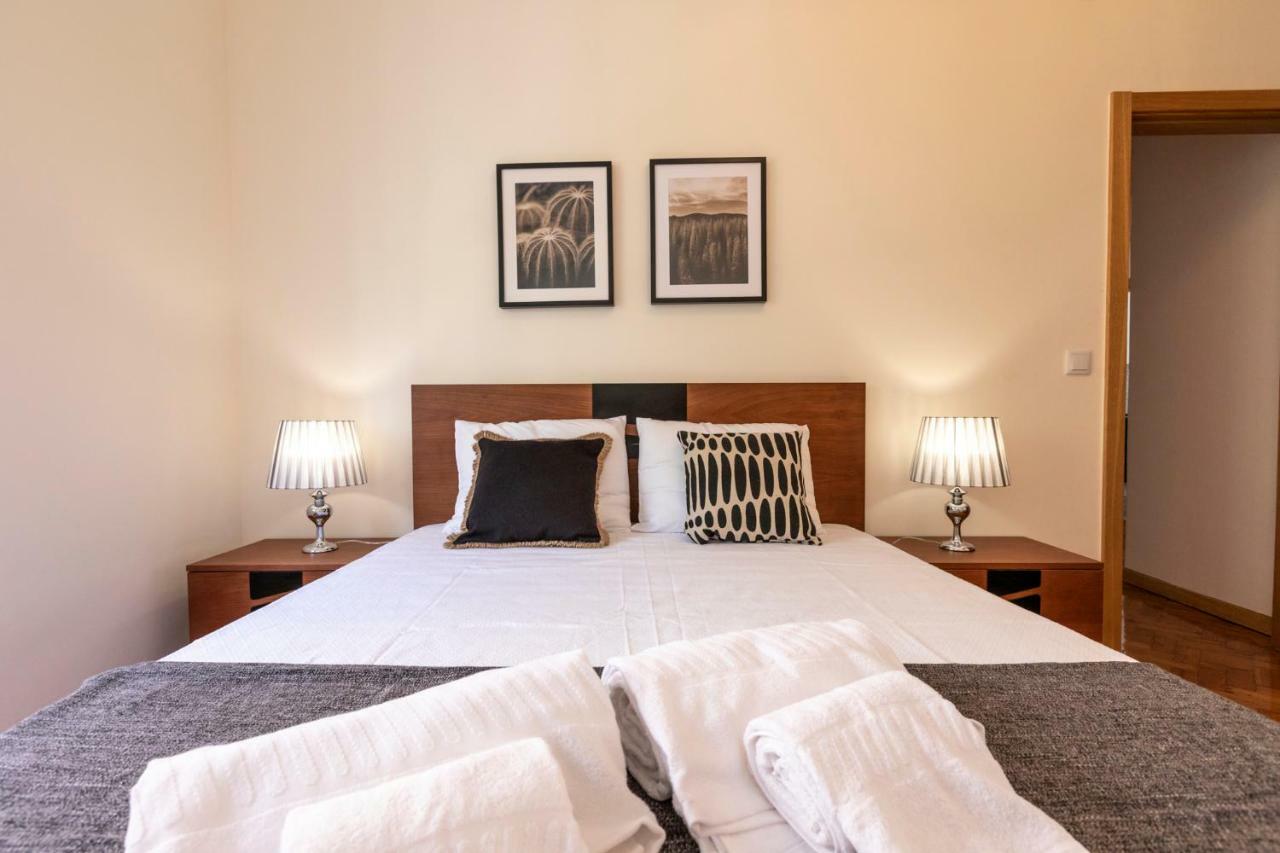 Like-Home-T3 Apt-Campolide, Near Amoreiras Mall Lisbon Bagian luar foto